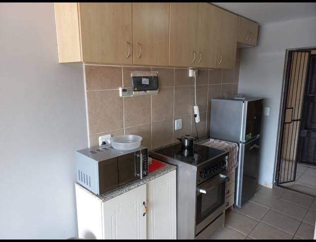 2 BEDROOM APARTMENT FOR SALE IN KINGSWOOD